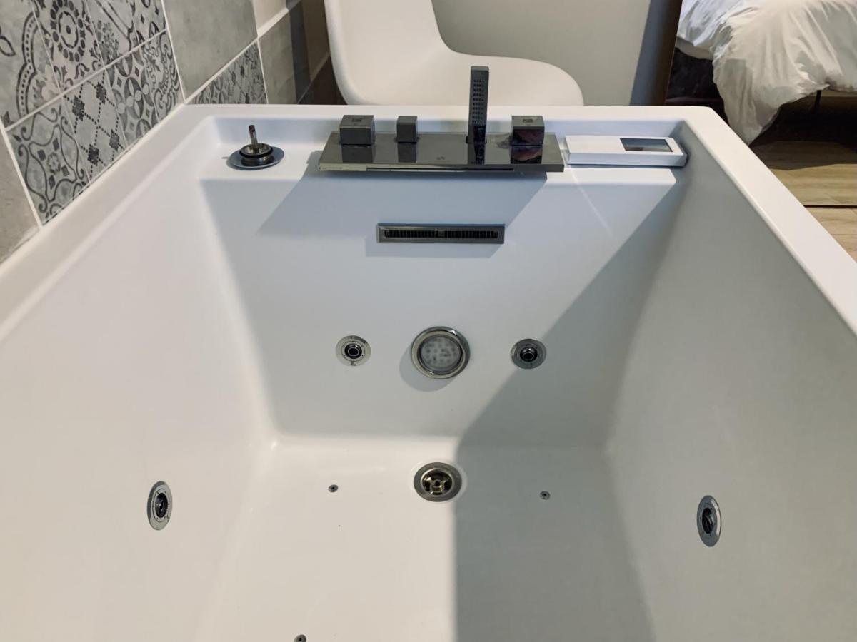Appartement Gignac - Superbe cocon indépendant avec balnéo et jardin Extérieur photo